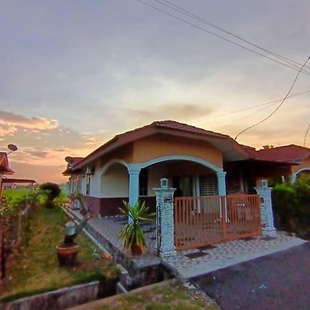 Ebnur Homestay أروا المظهر الخارجي الصورة